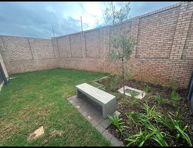 3 BEDROOM TOWNHOUSE FOR SALE IN AMBERFIELD